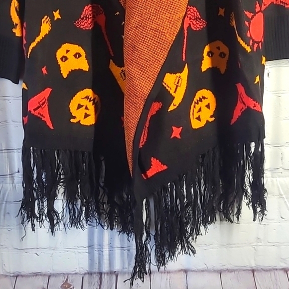 🆕️NWT Disney Hocus Pocus Dani Hooded Fringe Halloween Witch Cardigan Size Small - Picture 12 of 16
